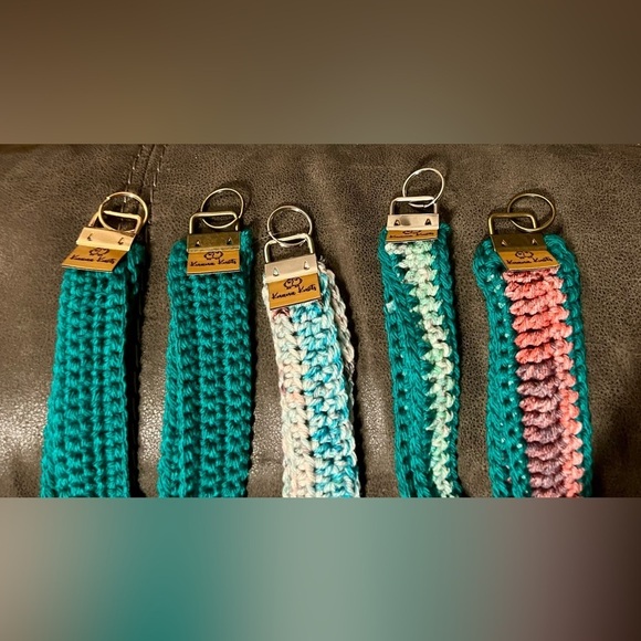 Set of 5 Handcrafted Crochet Wristlet Key chain, Cardholder - Picture 4 of 5